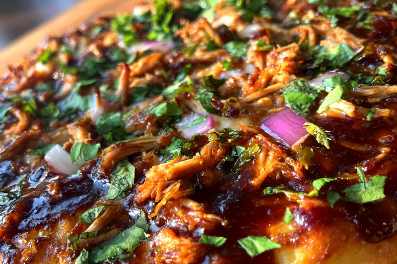 Cooking process for Barbecue Chicken Pizza Delight