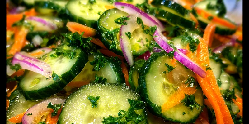 Fresh Cucumber Carrot Salad