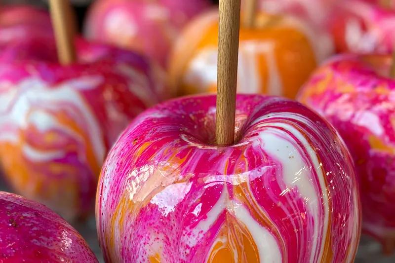 Fresh ingredients for Vibrant Marbled Candy Apples